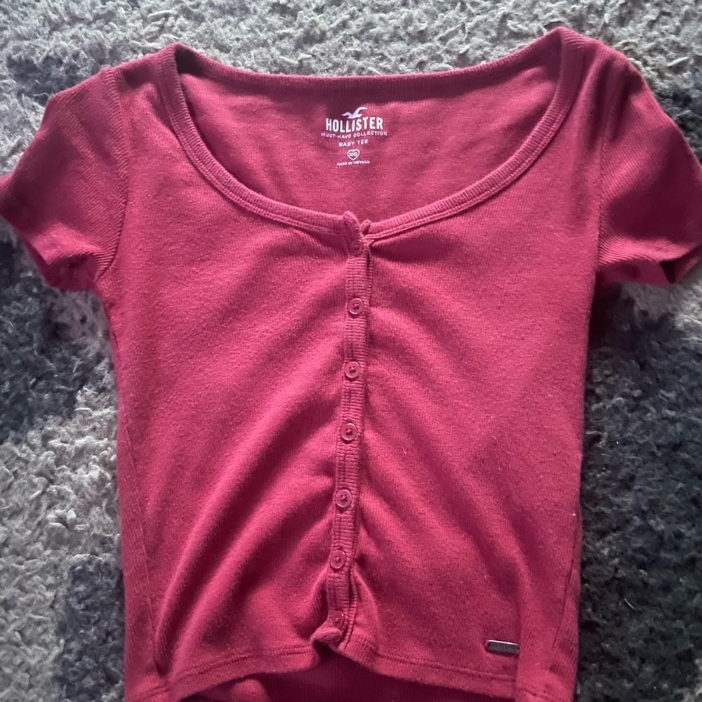 hollister baby tee